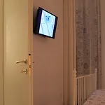 بيت ضيافة Golfo Della Luna 4*